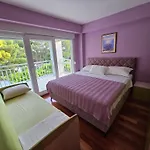 Apartment Mirna, 2-Bedroom Apartment, Overlooking The Beach