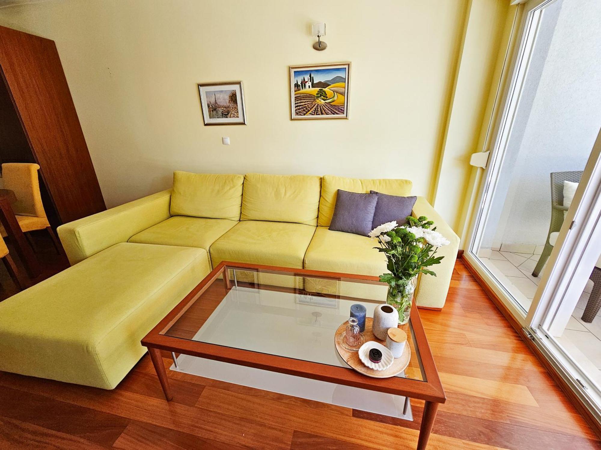 Apartment Mirna, 2-bedroom Apartment, Overlooking The Makarska